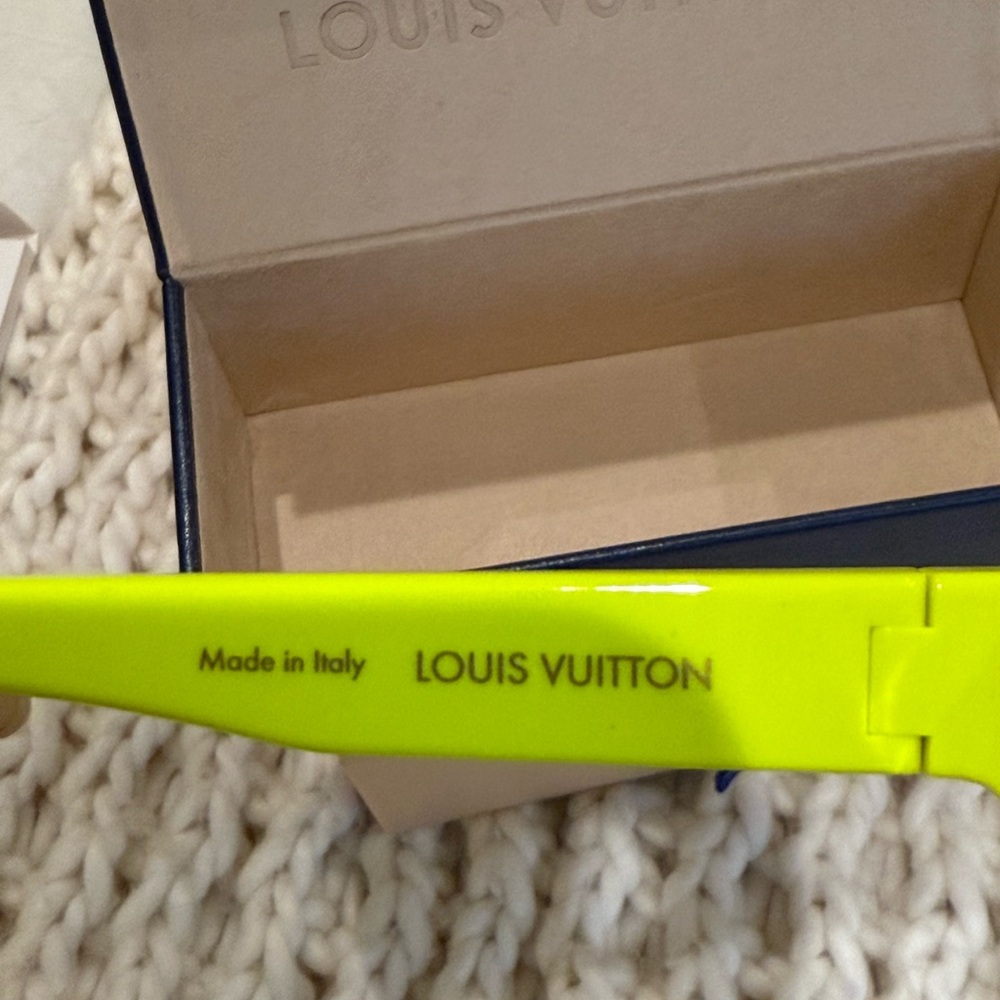 LOUIS VUITTON NEON LV SHADOW SQUARE SUNGLASSES - Picture 8 of 9